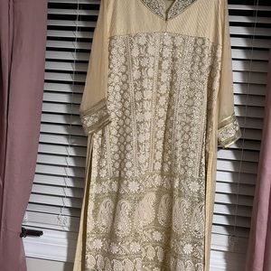 Ladies Kurti. Anarkali style size free size fits US women size 16-18.